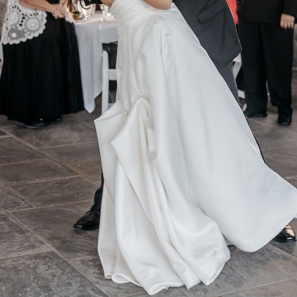 Paloma Blanca Wedding Dress 4097 - Picture 3 of 5